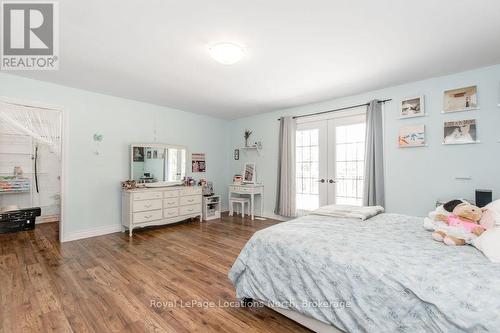 38 Foliage Drive, Tiny, ON - Indoor Photo Showing Bedroom