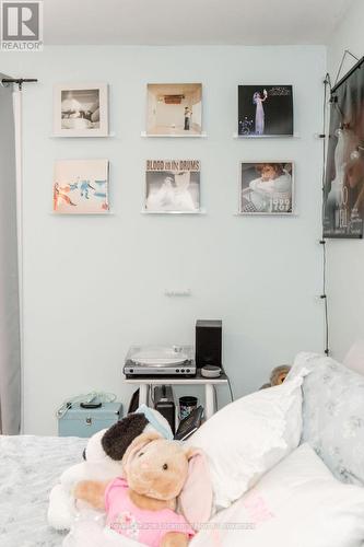 38 Foliage Drive, Tiny, ON - Indoor Photo Showing Bedroom
