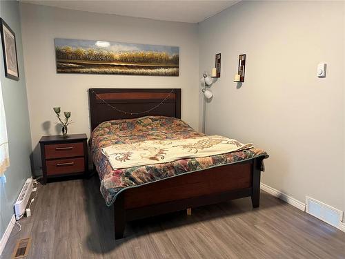 2 Walmore Drive, Ashern, MB - Indoor Photo Showing Bedroom