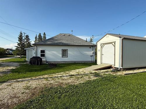 2 Walmore Drive, Ashern, MB - Outdoor