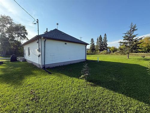 2 Walmore Drive, Ashern, MB - Outdoor
