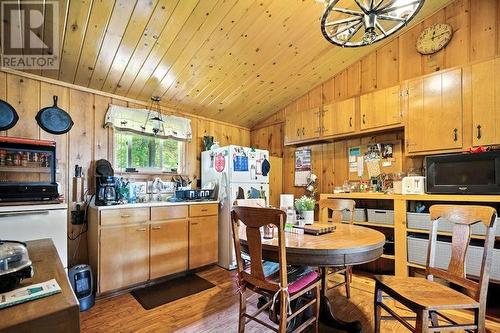 399 Leisure Bay Rd, Blind River, ON - Indoor Photo Showing Dining Room