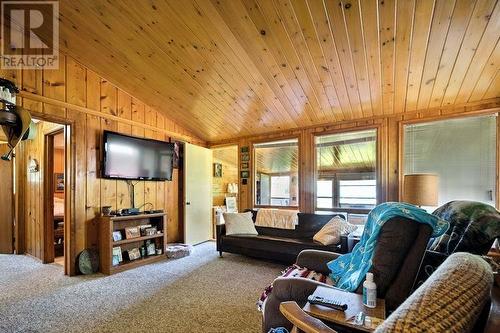 399 Leisure Bay Rd, Blind River, ON - Indoor Photo Showing Living Room