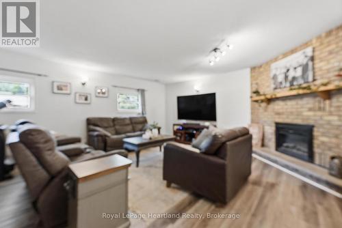 36589 Dunlop Drive, Ashfield-Colborne-Wawanosh (Colborne), ON - Indoor Photo Showing Living Room With Fireplace