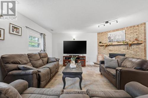 36589 Dunlop Drive, Ashfield-Colborne-Wawanosh (Colborne), ON - Indoor Photo Showing Living Room With Fireplace