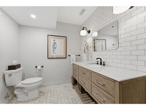 944 Thompson, Windsor, ON 