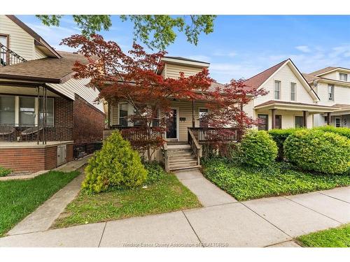 1056 Gladstone, Windsor, ON 