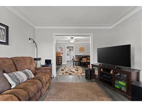 1056 Gladstone, Windsor, ON 