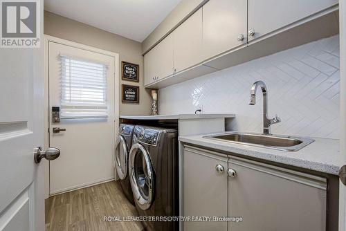 2025 Parklane Crescent, Burlington, ON - Indoor Photo Showing Laundry Room