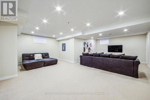 2025 Parklane Crescent, Burlington, ON - Indoor Photo Showing Basement