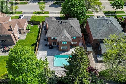 2025 Parklane Crescent, Burlington, ON - Outdoor
