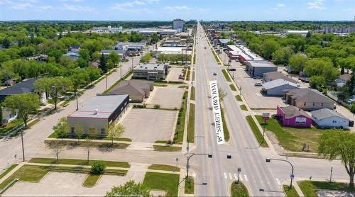 1 601 18Th Street, Brandon, MB 