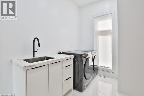 1143 Kane Road, Mississauga, ON - Indoor Photo Showing Laundry Room