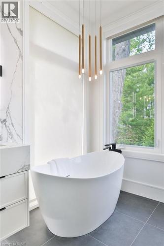 1143 Kane Road, Mississauga, ON - Indoor
