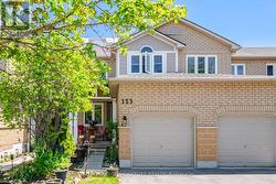 133 - 833 SCOLLARD COURT  Mississauga, ON L5V 2B4