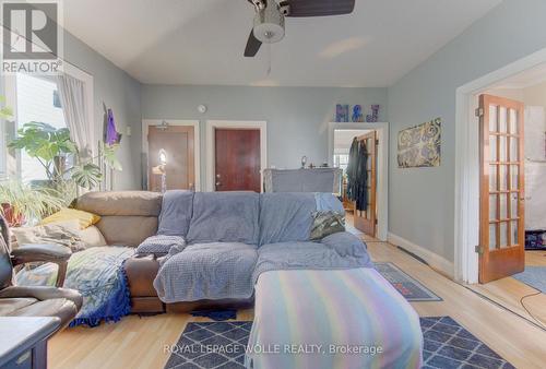 48 Breithaupt Street, Kitchener, ON - Indoor Photo Showing Living Room