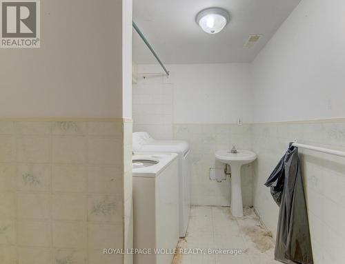 48 Breithaupt Street, Kitchener, ON - Indoor Photo Showing Laundry Room