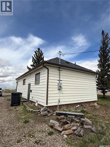 603 5Th Street Sw, Eston, SK - Outdoor