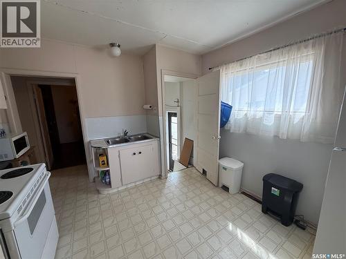 603 5Th Street Sw, Eston, SK - Indoor