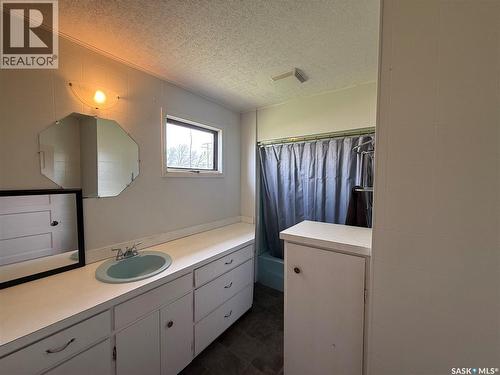 603 5Th Street Sw, Eston, SK - Indoor