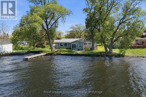 33 PEATS POINT LANE  Prince Edward County (Ameliasburg Ward), ON K8N 4Z7