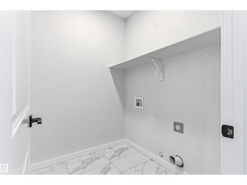 8727 181 Av Nw, Edmonton, AB - Indoor