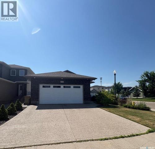 4301 Green Poplar Lane, Regina, SK - Outdoor