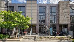 40 - 23 VALHALLA INN ROAD Toronto, ON M9B 0B3