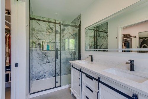 Master Bathroom - 208 Ch. Ste-Élisabeth, Cantley, QC - Indoor Photo Showing Bathroom