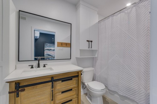 Bathroom - 208 Ch. Ste-Élisabeth, Cantley, QC - Indoor Photo Showing Bathroom