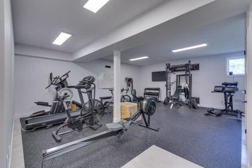 Family Room - 208 Ch. Ste-Élisabeth, Cantley, QC - Indoor Photo Showing Gym Room