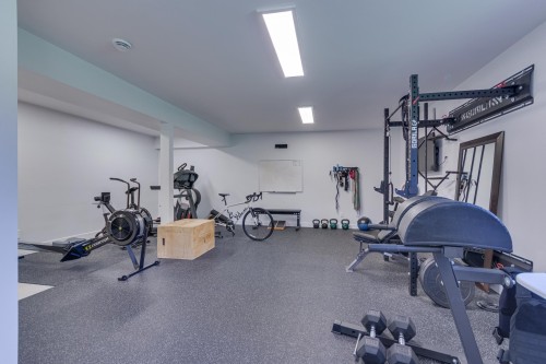 Family Room - 208 Ch. Ste-Élisabeth, Cantley, QC - Indoor Photo Showing Gym Room