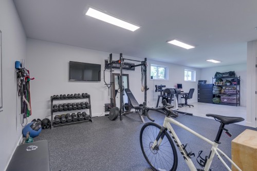 Family Room - 208 Ch. Ste-Élisabeth, Cantley, QC - Indoor Photo Showing Gym Room