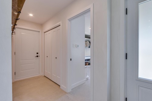 Mud Room - 208 Ch. Ste-Élisabeth, Cantley, QC - Indoor Photo Showing Other Room
