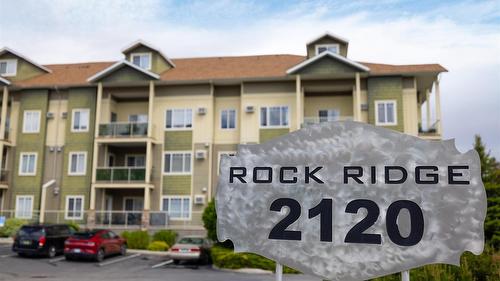 108-2120 Shannon Ridge Drive  West Kelowna, BC V4T 2Z3