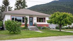 319 Taylor Street Revelstoke, BC V0E 2S0
