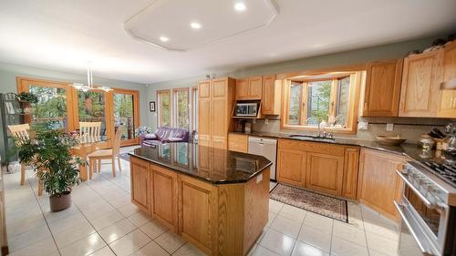 3023 Westside Road, Moyie, BC - Indoor Photo Showing Kitchen