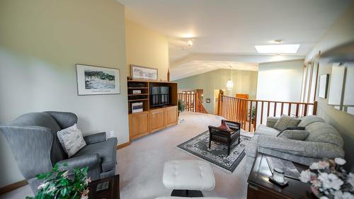 3023 Westside Road, Moyie, BC - Indoor Photo Showing Living Room