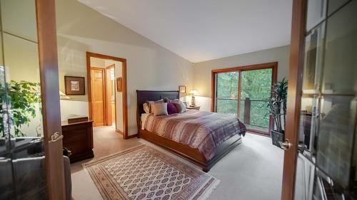 3023 Westside Road, Moyie, BC - Indoor Photo Showing Bedroom