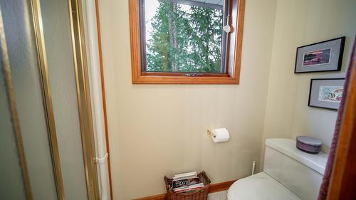 3023 Westside Road, Moyie, BC - Indoor Photo Showing Bathroom