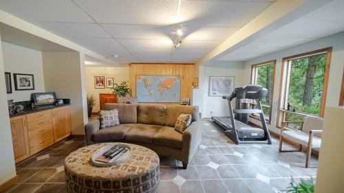 3023 Westside Road, Moyie, BC - Indoor