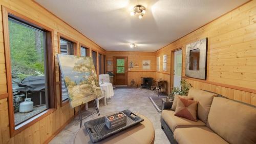 3023 Westside Road, Moyie, BC - Indoor