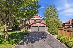 46 Tannery Creek Crescent Aurora, ON L4G 5K9