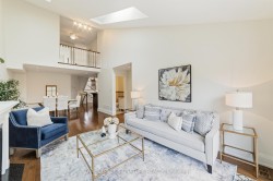 41-223 Rebecca Street  Oakville, ON L6K 3Y2