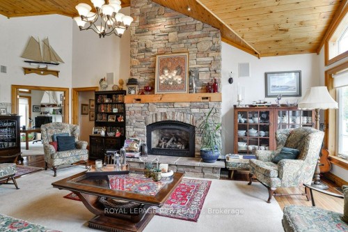 4 Mcgregor Way, Bracebridge, ON - Indoor Photo Showing Living Room With Fireplace