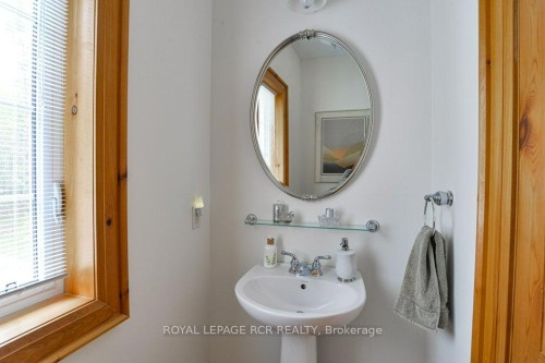 4 Mcgregor Way, Bracebridge, ON - Indoor Photo Showing Bathroom