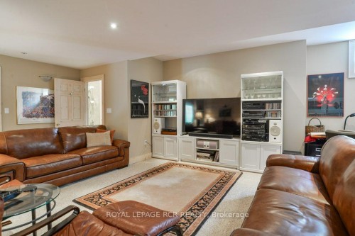 4 Mcgregor Way, Bracebridge, ON - Indoor Photo Showing Living Room