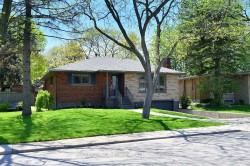 9 San Fernando Drive  Hamilton, ON L9C 2C1