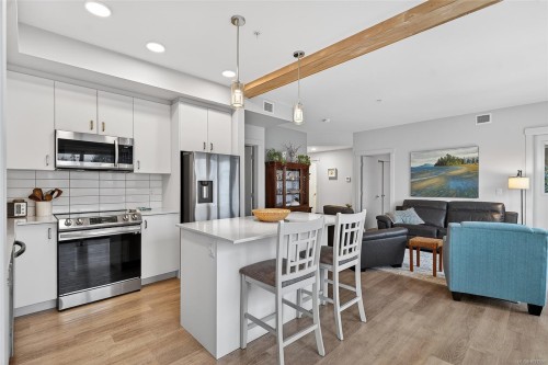 202-120 Jensen Ave EAST Parksville, BC V9P 0H6