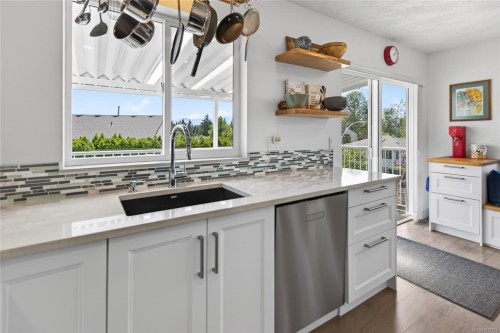 1425 Sabre Crt, Comox, BC 